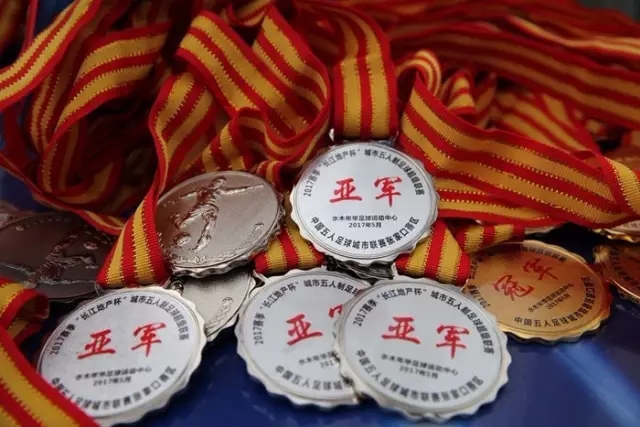 三巨头合砍85分字母哥空砍34+10 太阳力克雄鹿