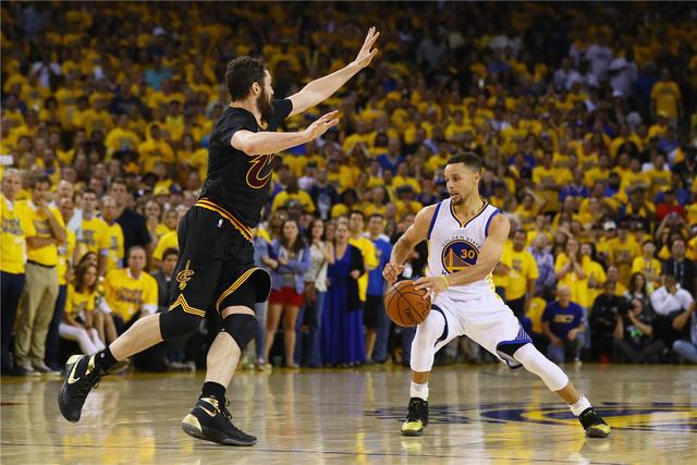 拉塞尔26分詹姆斯19+11+8 湖人胜雷霆再回第九