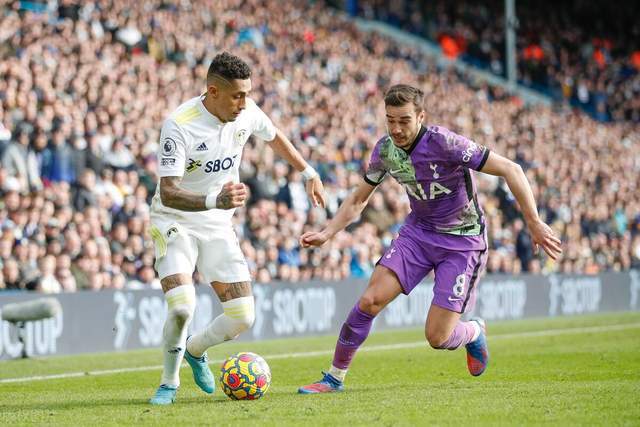 王哲林31+15特林布尔29+10 上海险胜青岛